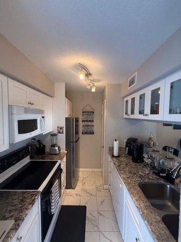 6111 Beverly Hill Street 35, Houston, TX 77057