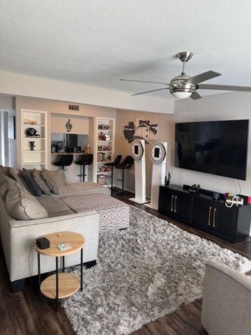 6111 Beverly Hill Street 35, Houston, TX 77057