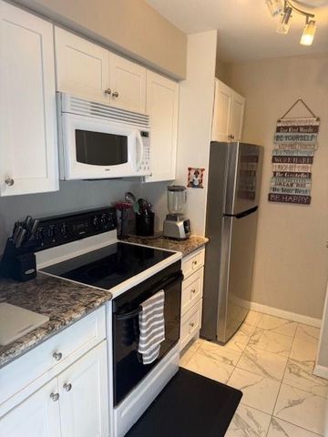 6111 Beverly Hill Street 35, Houston, TX 77057