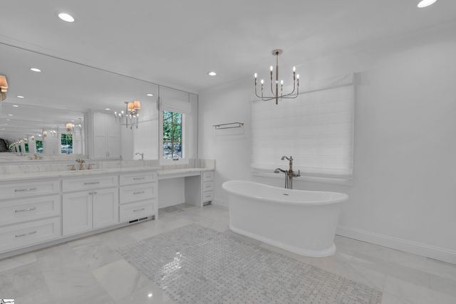 9 Springdale Lane, Spartanburg, SC 29302