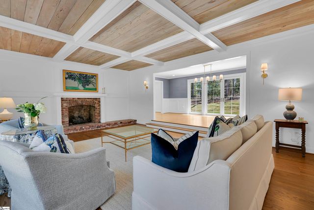 9 Springdale Lane, Spartanburg, SC 29302