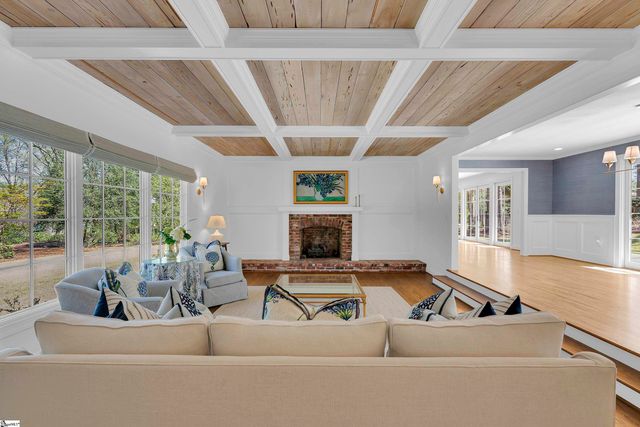 9 Springdale Lane, Spartanburg, SC 29302