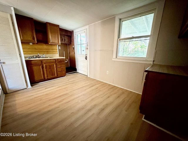 2057 May Ave, Louisville, KY 40217