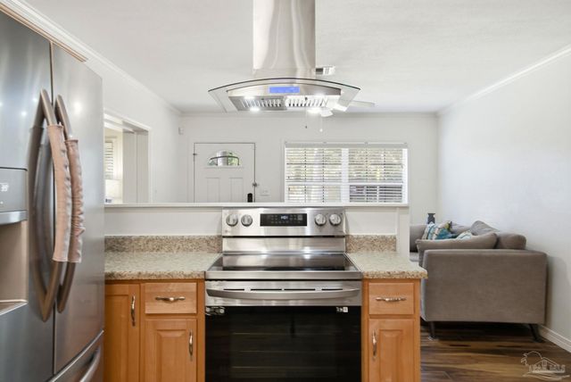 4708 Dean Dr, Pace, FL 32571