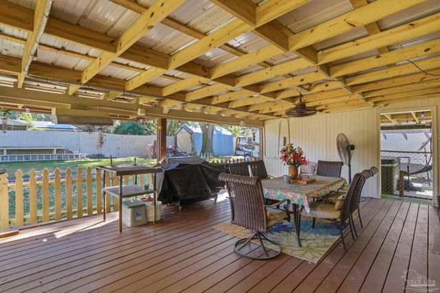 4708 Dean Dr, Pace, FL 32571