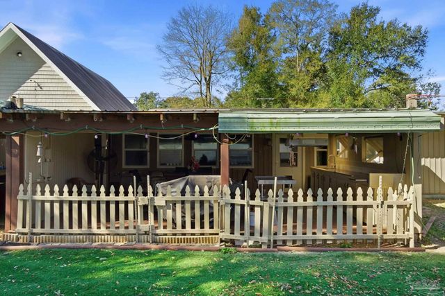 4708 Dean Dr, Pace, FL 32571