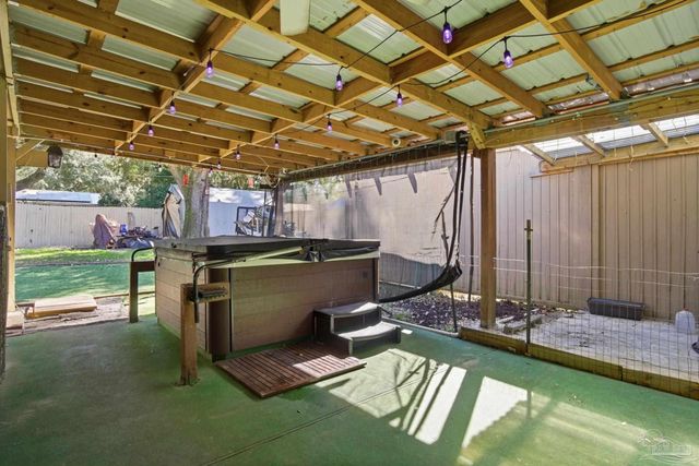 4708 Dean Dr, Pace, FL 32571