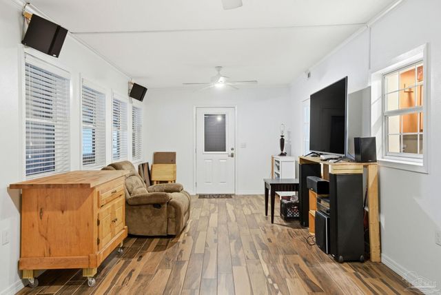 4708 Dean Dr, Pace, FL 32571