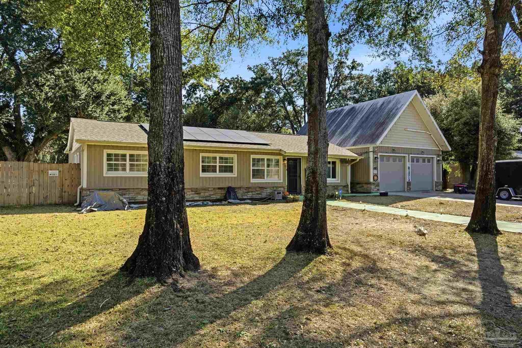 4708 Dean Dr, Pace, FL 32571