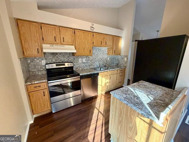 6091 Raintree Bend, Lithonia, GA 30058