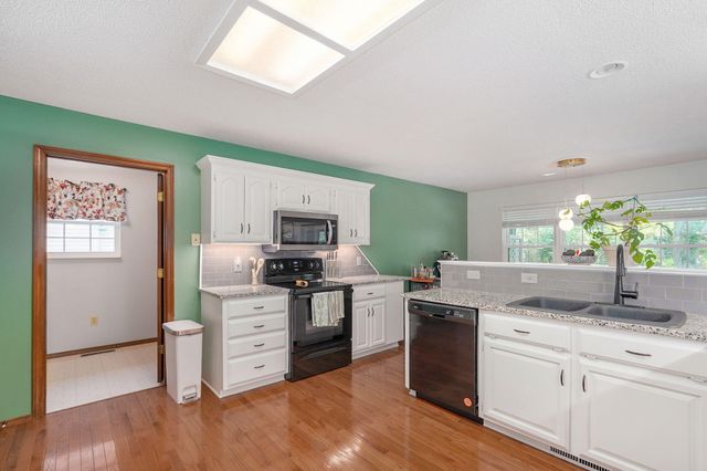 2790 S Eldon Avenue, Springfield, MO 65807