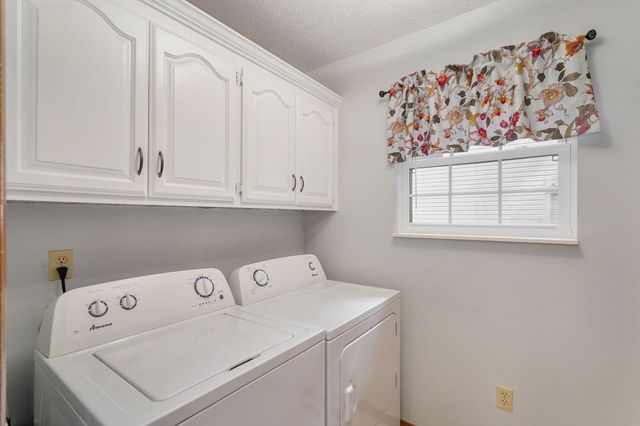 2790 S Eldon Avenue, Springfield, MO 65807