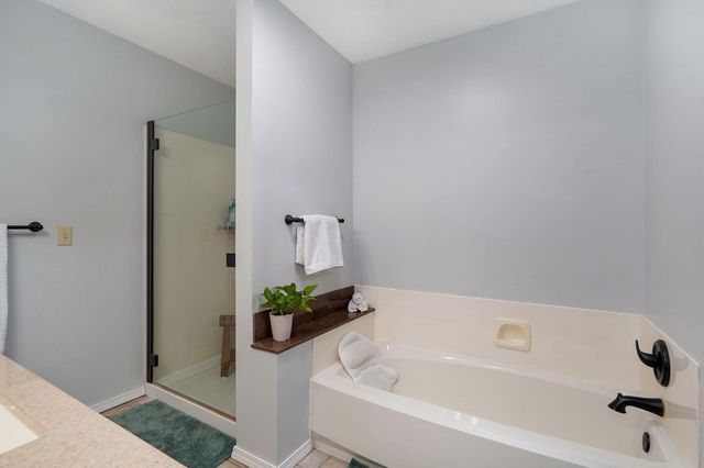 2790 S Eldon Avenue, Springfield, MO 65807