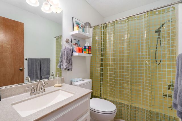 2790 S Eldon Avenue, Springfield, MO 65807