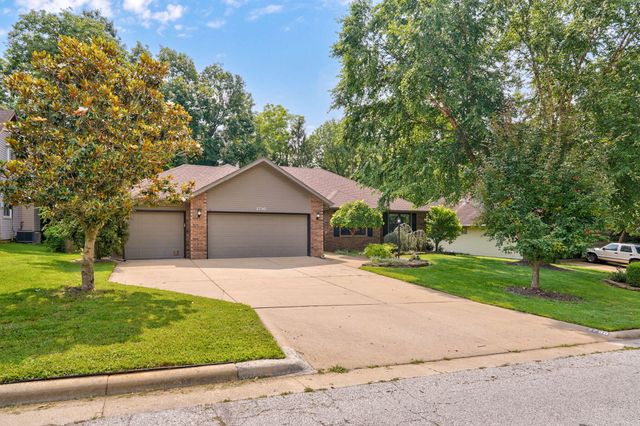 2790 S Eldon Avenue, Springfield, MO 65807