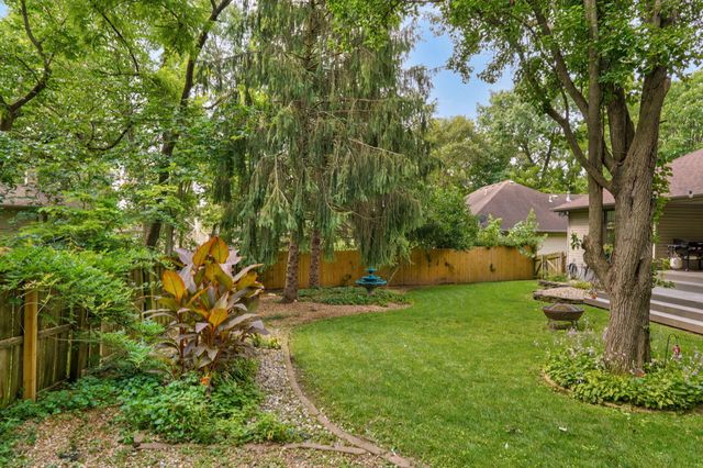 2790 S Eldon Avenue, Springfield, MO 65807