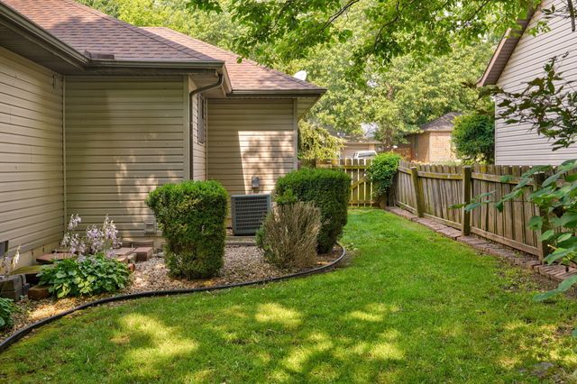 2790 S Eldon Avenue, Springfield, MO 65807