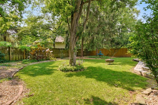 2790 S Eldon Avenue, Springfield, MO 65807