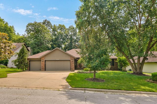 2790 S Eldon Avenue, Springfield, MO 65807