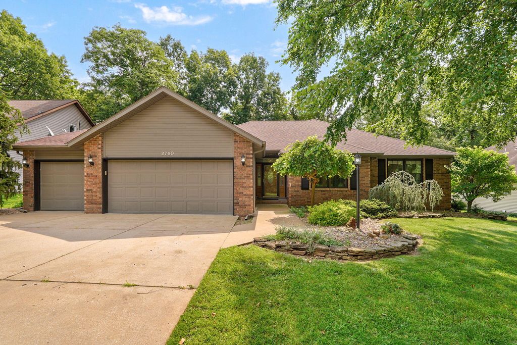 2790 S Eldon Avenue, Springfield, MO 65807