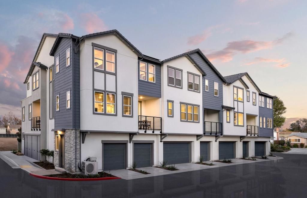 Image 1 of property listing at 271 Wagon Way 38-03 - Plan 4, Campbell, CA 95008