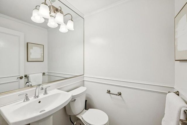 600 Pennsylvania Avenue 1, Los Gatos, CA 95030