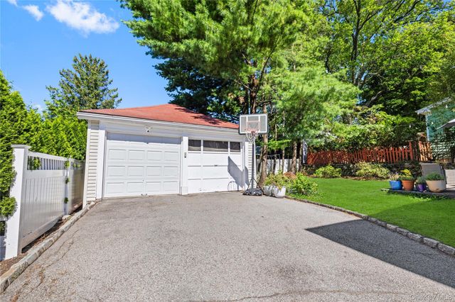 113 Brambach Road, Scarsdale, NY 10583