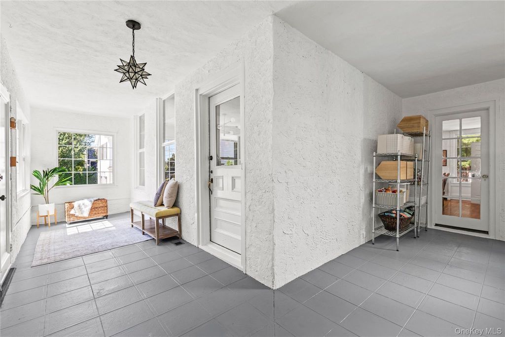 113 Brambach Road, Scarsdale, NY 10583 — photo 3
