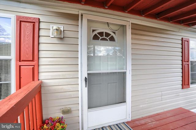 19 BEECHWOOD DR, Dillsburg, PA 17019