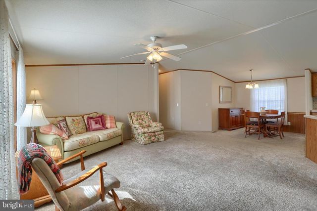 19 BEECHWOOD DR, Dillsburg, PA 17019