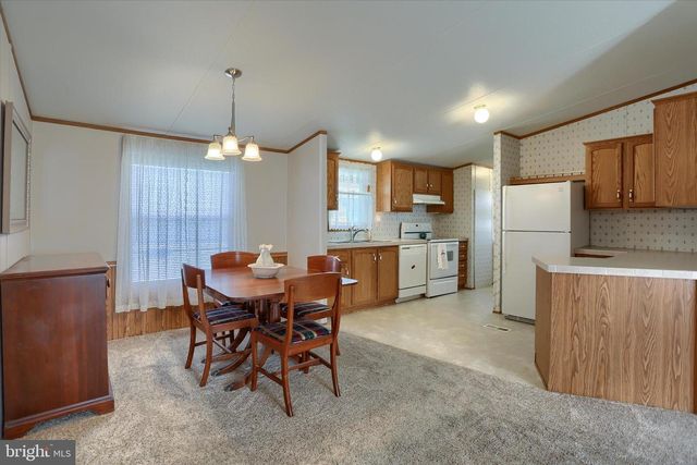 19 BEECHWOOD DR, Dillsburg, PA 17019
