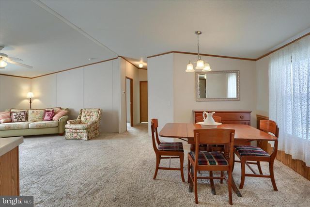 19 BEECHWOOD DR, Dillsburg, PA 17019