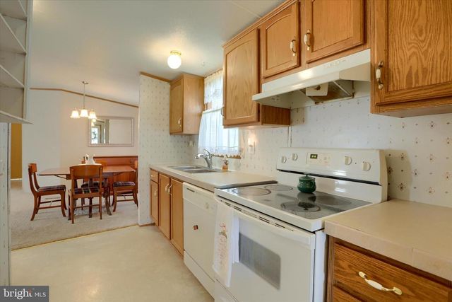 19 BEECHWOOD DR, Dillsburg, PA 17019