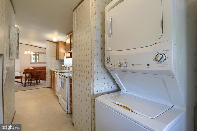 19 BEECHWOOD DR, Dillsburg, PA 17019