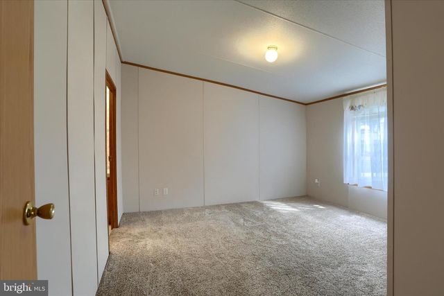 19 BEECHWOOD DR, Dillsburg, PA 17019