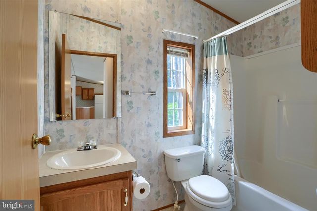 19 BEECHWOOD DR, Dillsburg, PA 17019