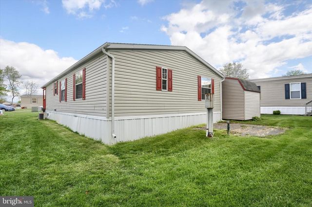 19 BEECHWOOD DR, Dillsburg, PA 17019