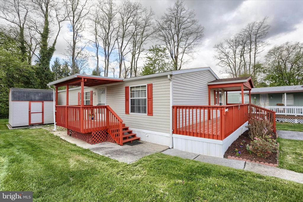 19 BEECHWOOD DR, Dillsburg, PA 17019