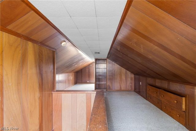 403 High Grove Boulevard, Akron, OH 44312