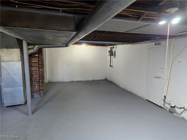 403 High Grove Boulevard, Akron, OH 44312