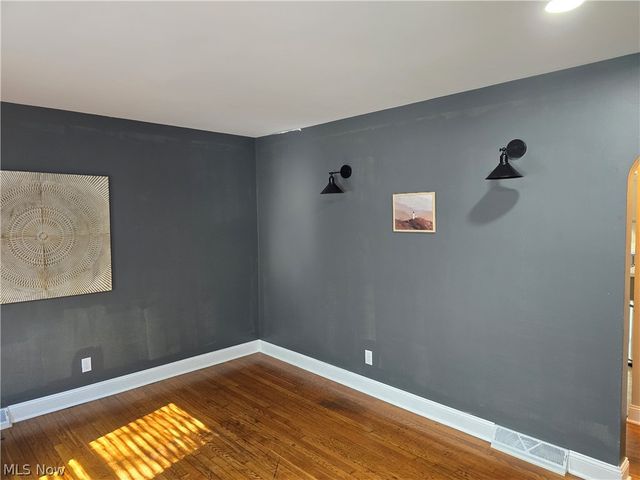 403 High Grove Boulevard, Akron, OH 44312