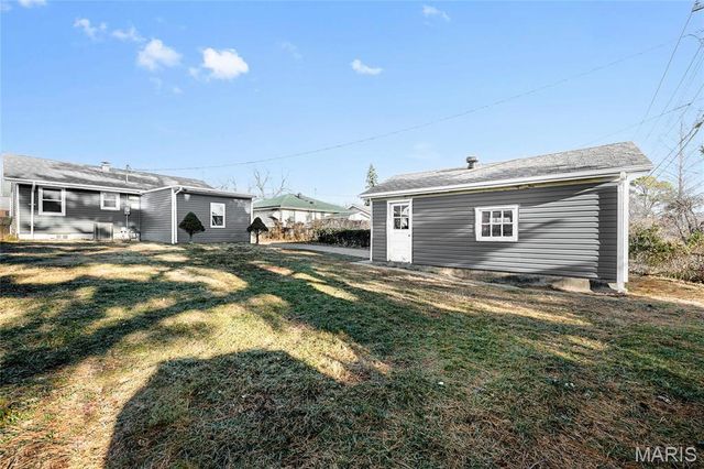 8014 Morgan Ford Road, St Louis, MO 63123