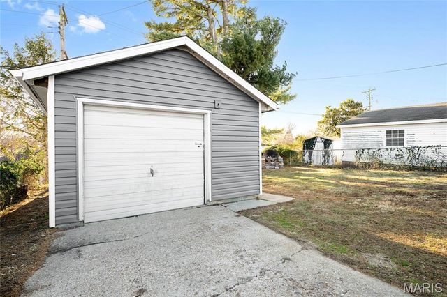 8014 Morgan Ford Road, St Louis, MO 63123