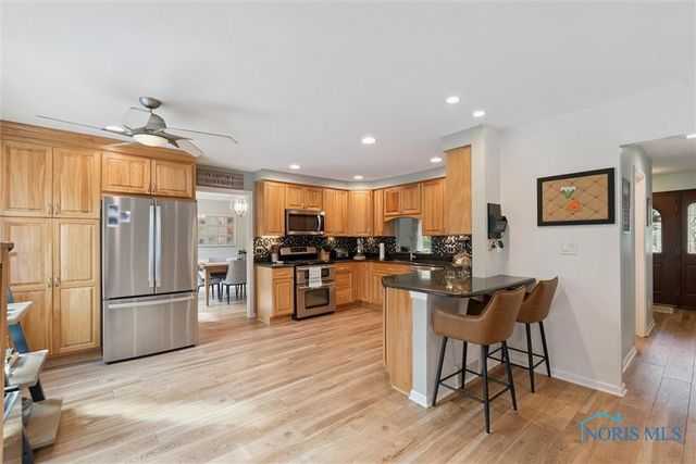 831 Whitehorse Court, Perrysburg, OH 43551