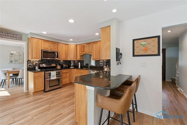 831 Whitehorse Court, Perrysburg, OH 43551