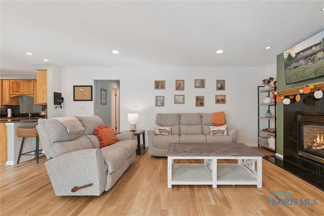 831 Whitehorse Court, Perrysburg, OH 43551