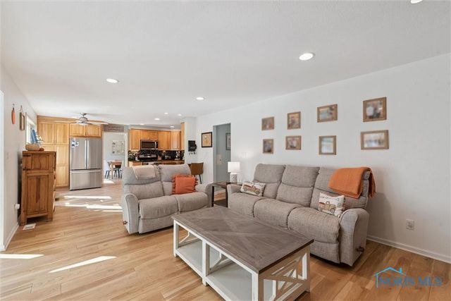 831 Whitehorse Court, Perrysburg, OH 43551