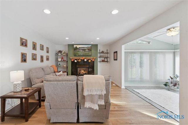 831 Whitehorse Court, Perrysburg, OH 43551