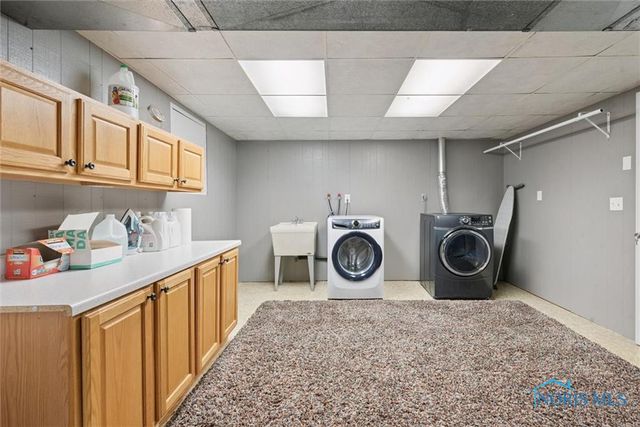 831 Whitehorse Court, Perrysburg, OH 43551