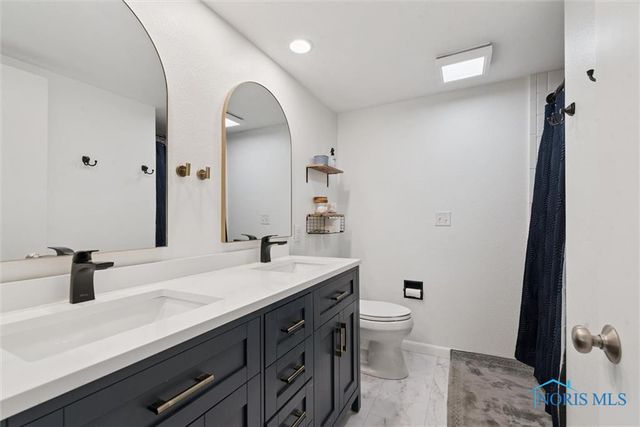 831 Whitehorse Court, Perrysburg, OH 43551